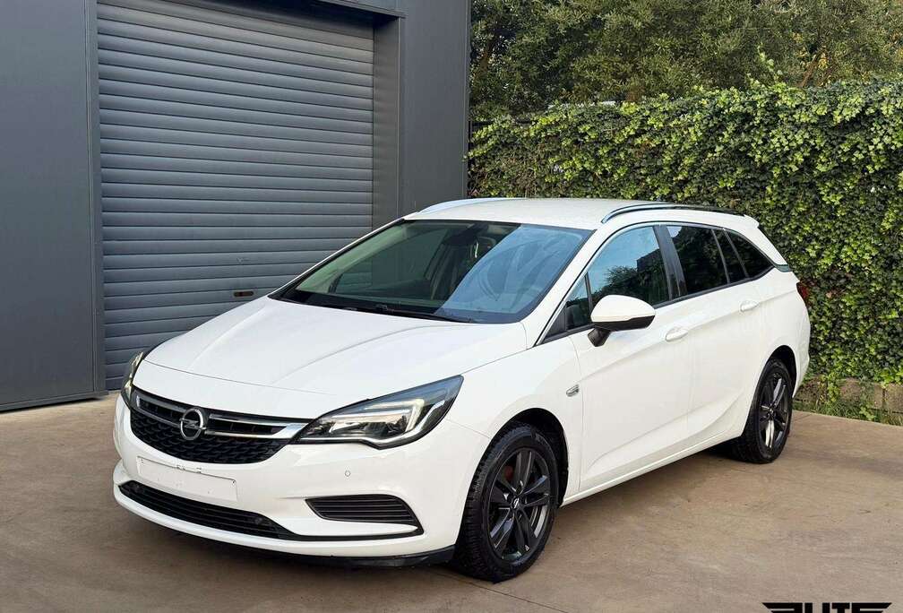Opel Sports Tourer LED / Carplay / PDC/ 12 M garantie