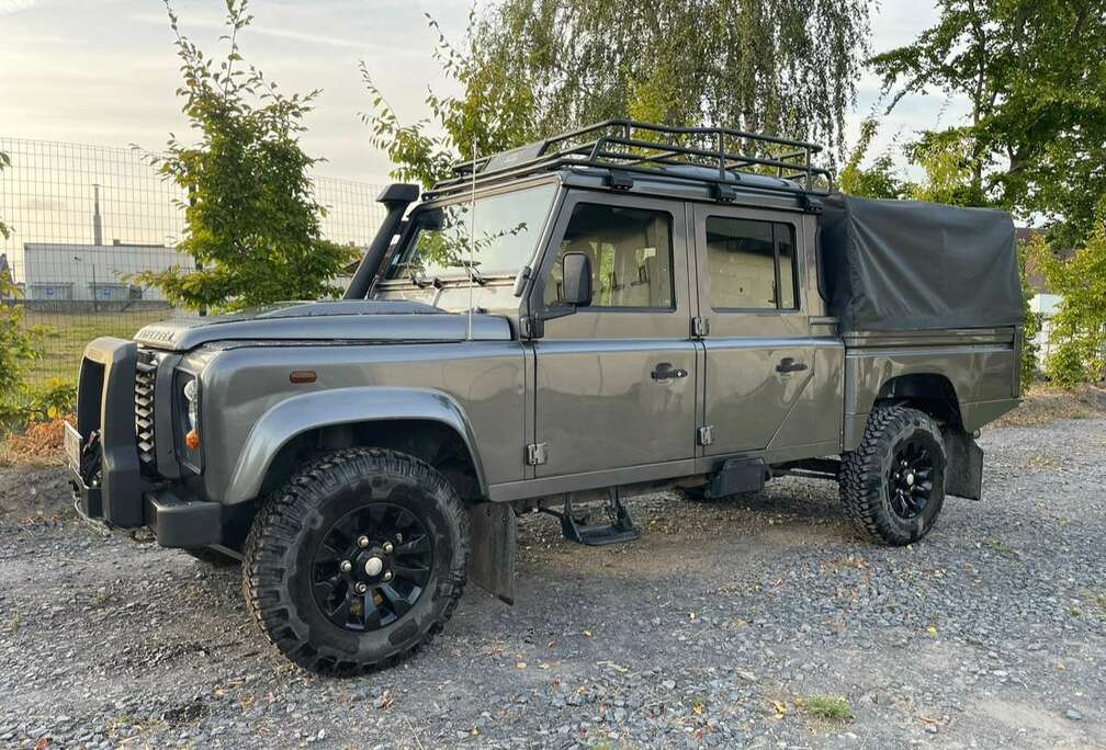 Land Rover Exclusieve Defender  130 - 30.000km - FULL OPTION