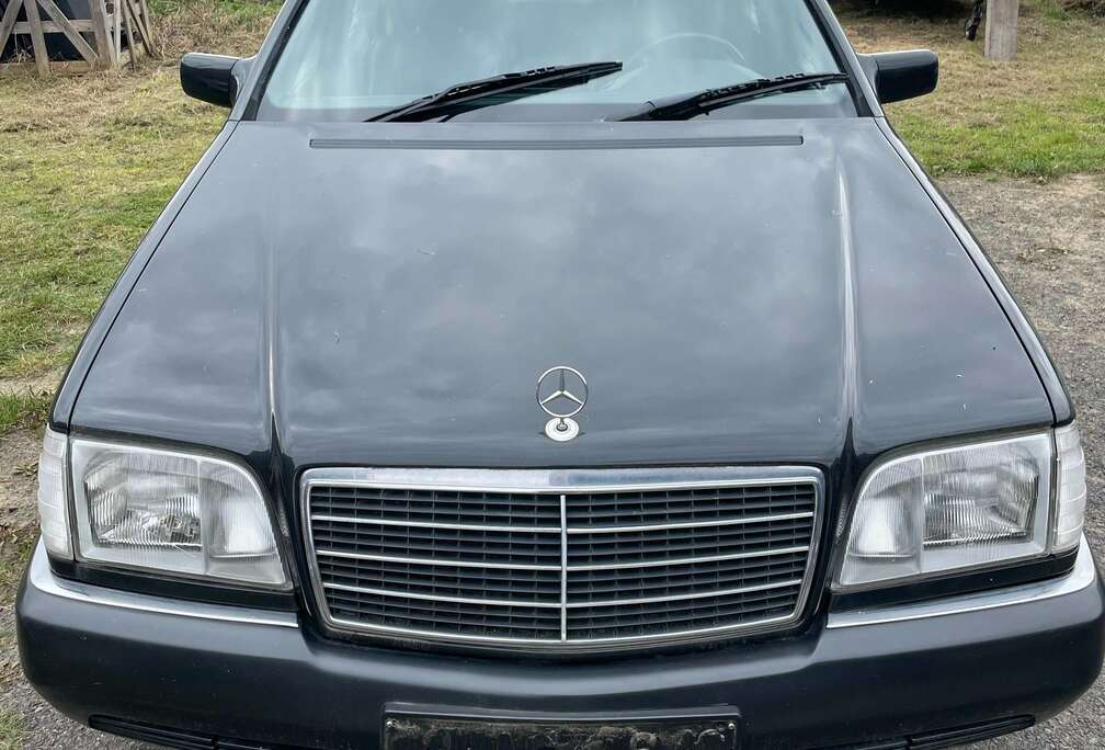 Mercedes-Benz 300 SE   W140