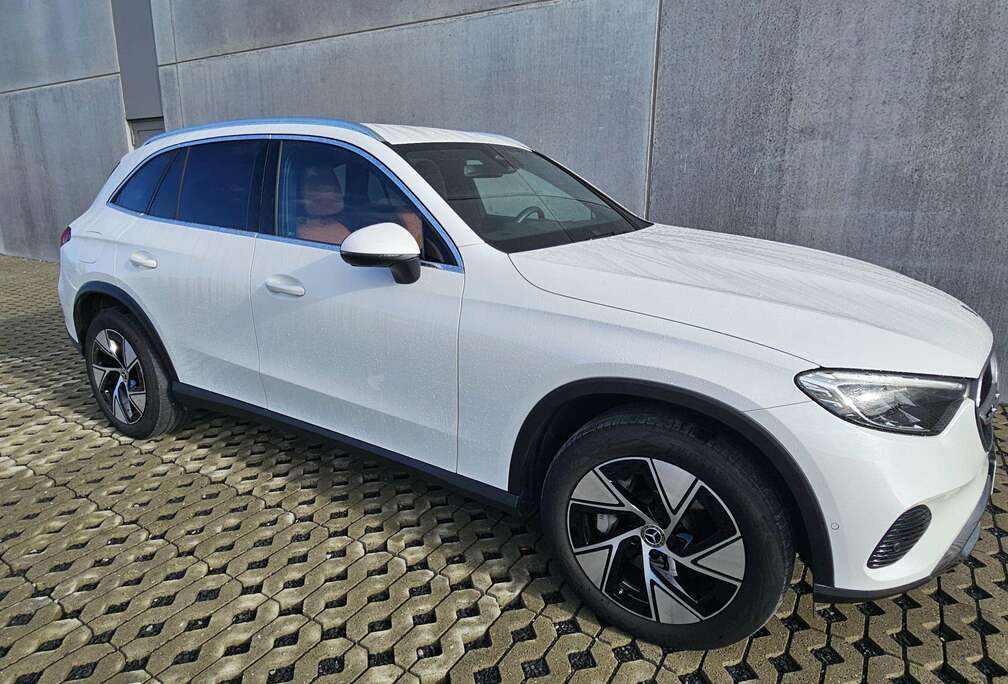 Mercedes-Benz GLC 300 e PHEV Luxury Line (230 kW)