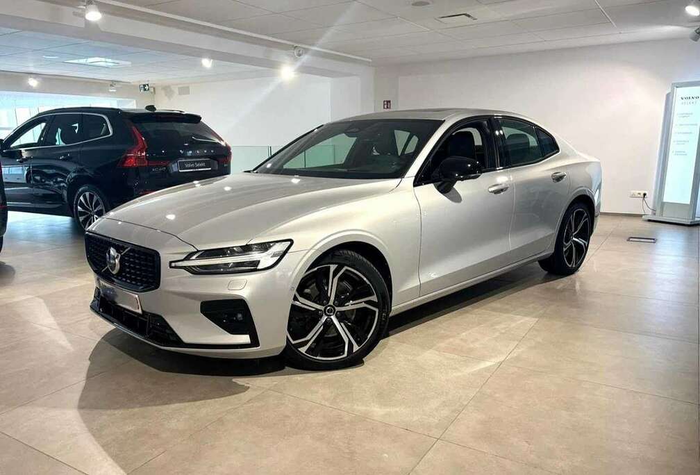 Volvo Ultimate, B3 mild hybrid, Essence, Dark
