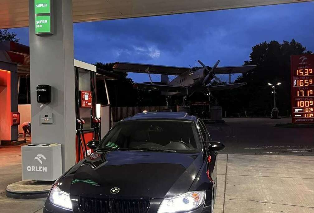 BMW 325i 218ch Confort A