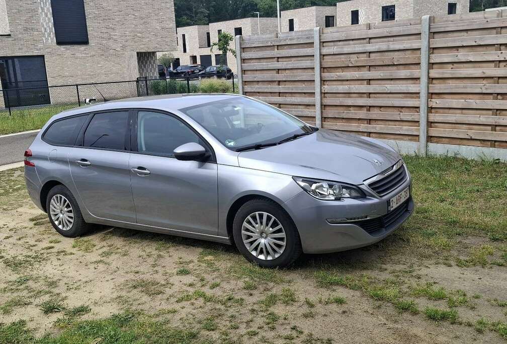 Peugeot SW 1.6 BlueHDi Style STT