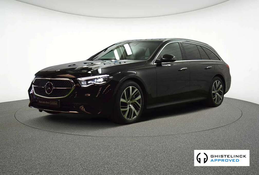 Mercedes-Benz DE Luxury Line Hyperscreen + Passenger Display