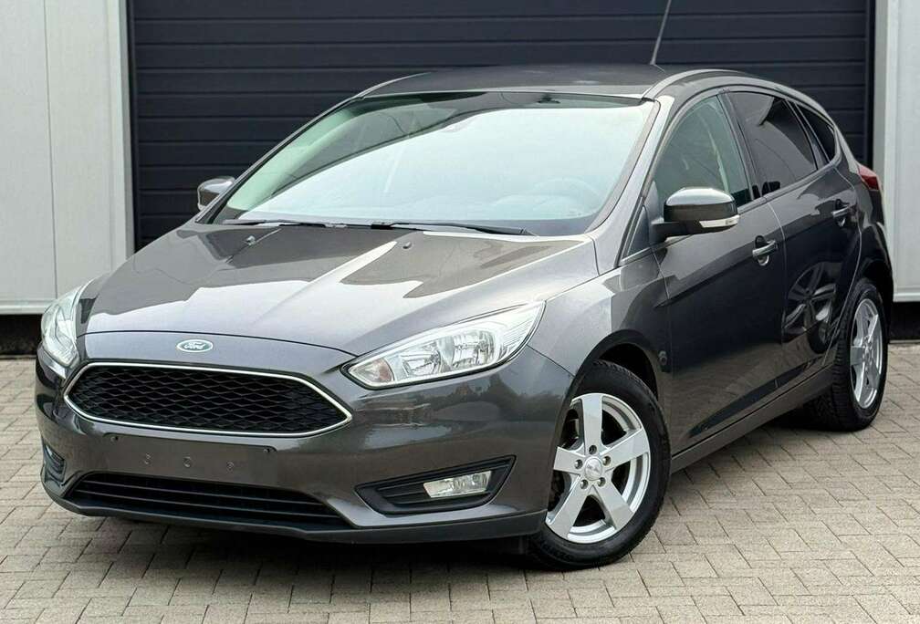 Ford Ford Focus 1.0 EcoBoost Essence Euro6 1ère propriétaire