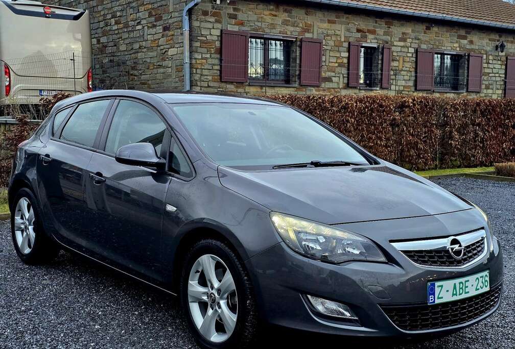 Opel 1.7 CDTi * Airco * 1er prop * Carnet * Garantie *