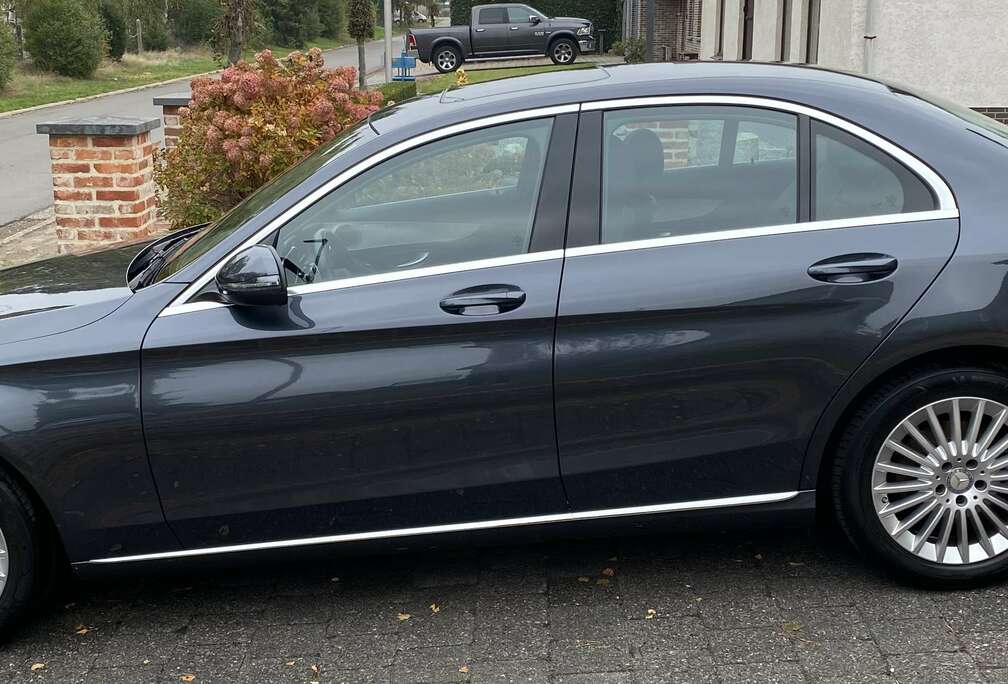 Mercedes-Benz Prestige