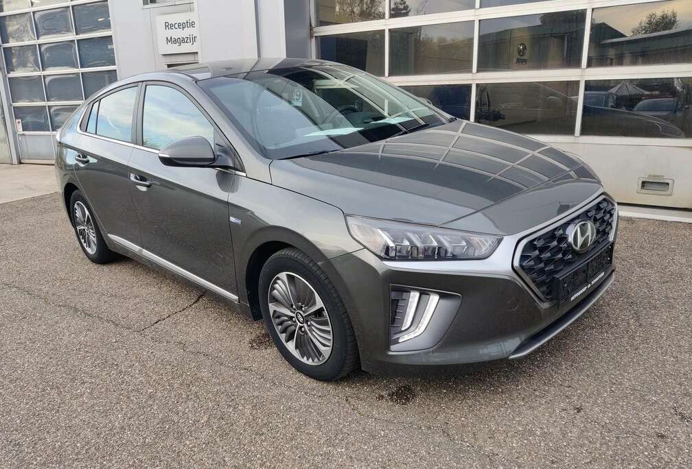 Hyundai GDi ISG Feel 6-DCT