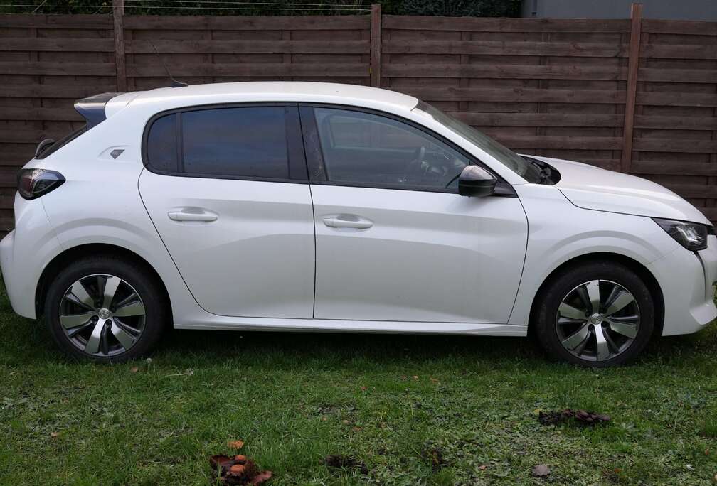 Peugeot 208 PureTech 100 EAT8 Allure Pack