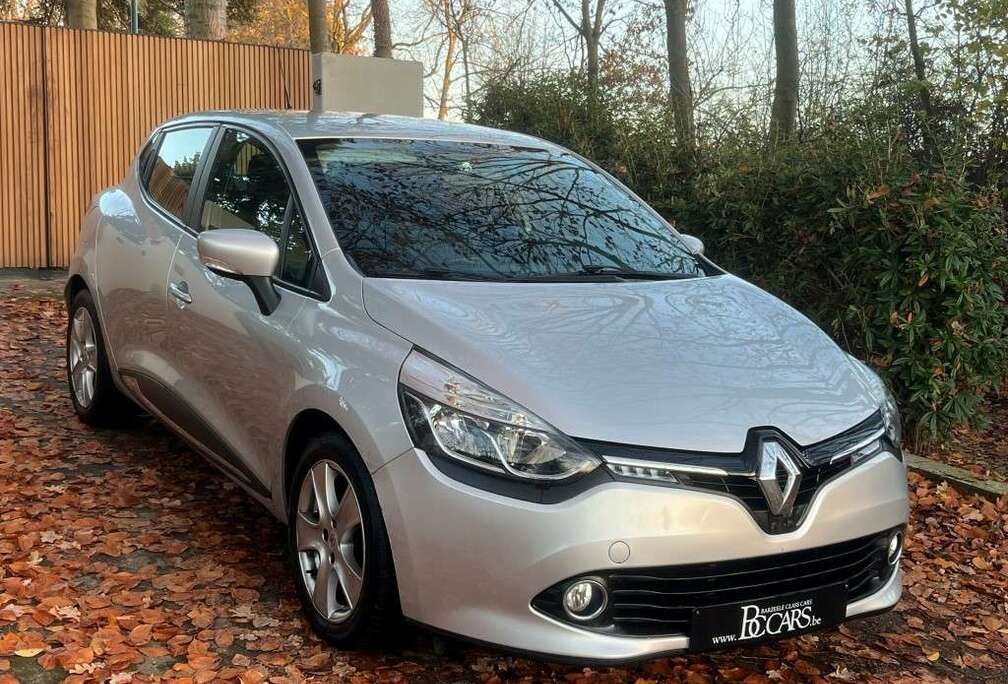 Renault 1.2i Automaat-Navigatie-Parkeersensoren-Bluetooth