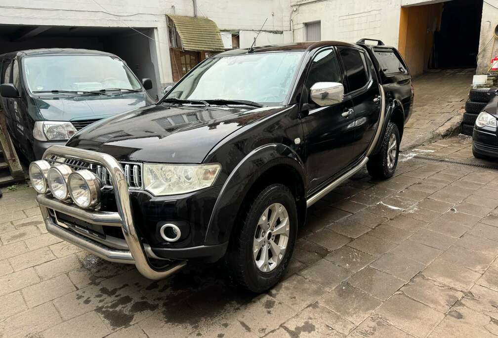 Mitsubishi Pick Up 4x4 Autm. Double Cab Intro Edition I