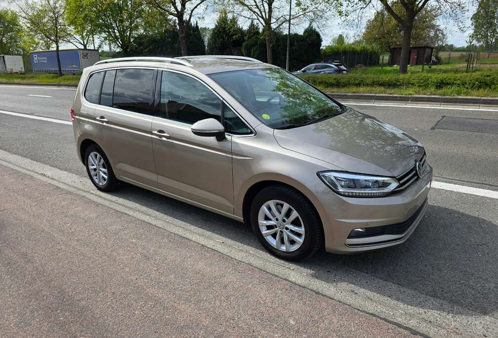 Volkswagen 1.6 TDi SCR Highline DSG 1EIG. IN PERFECTE STAAT MET VEEL OPTIES