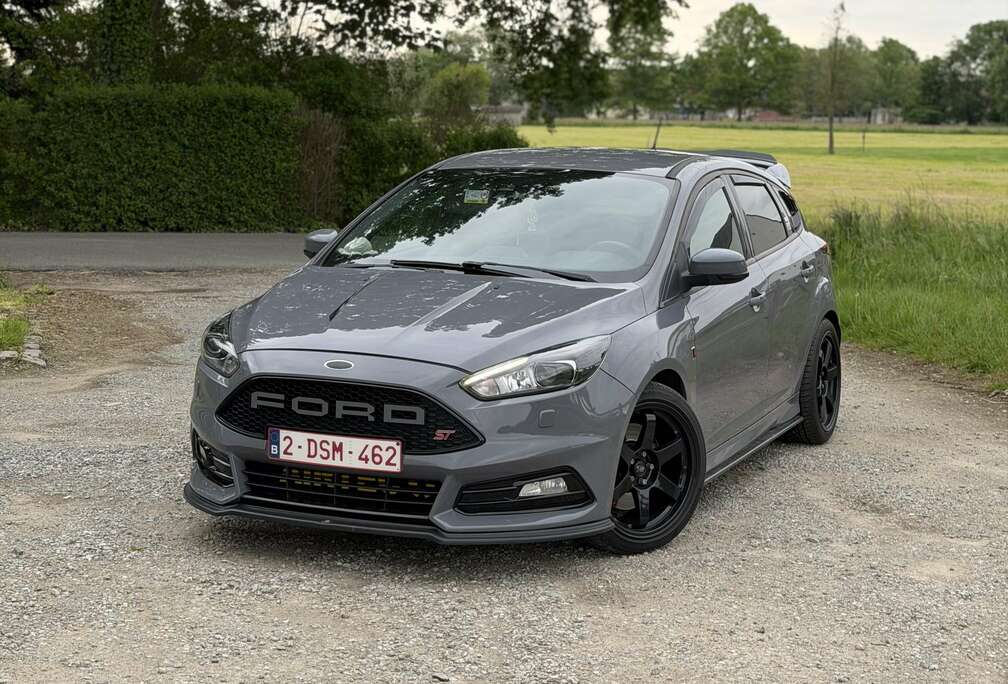 Ford 2.0 EcoBoost ST mit Leder-Sport-Paket