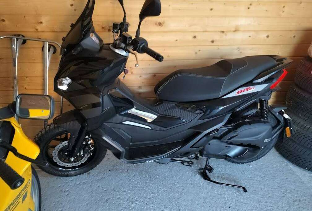 black 8 km 12/2025