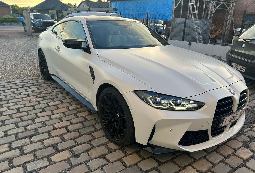 BMW M4 Competition M xDrive Frozen white