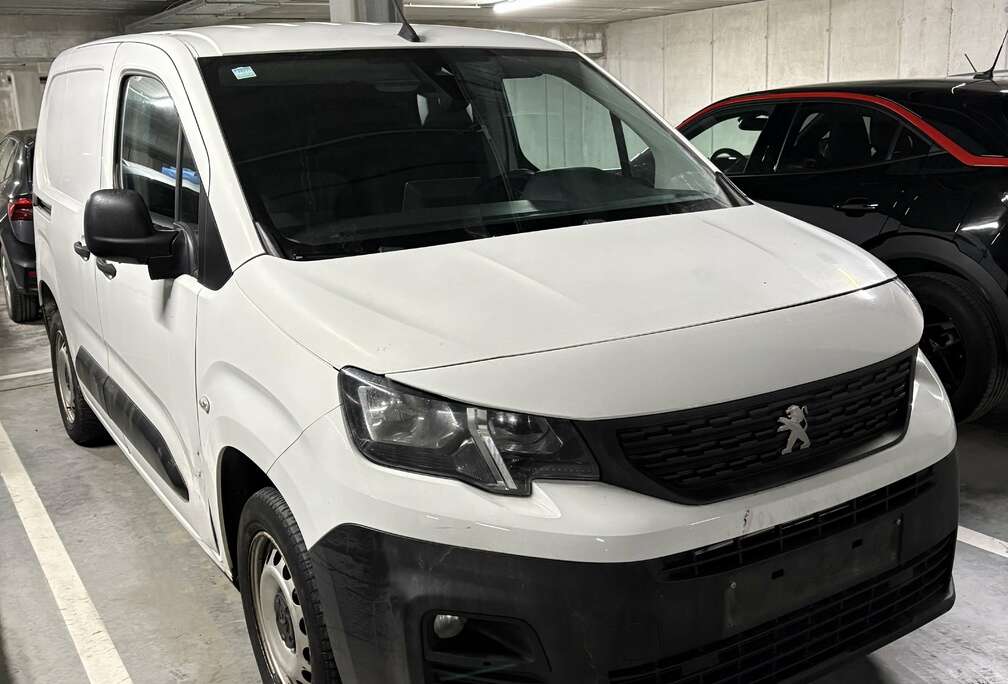 Peugeot 1.6 BlueHDi L2H1 Premium Pack 121 S/S