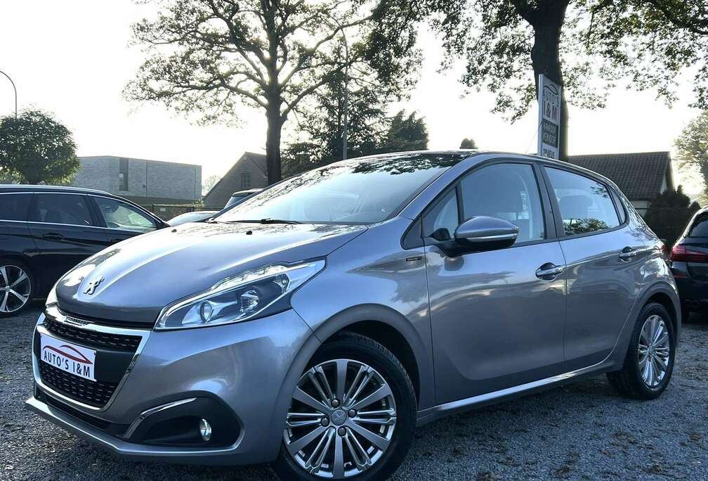 Peugeot 1.2i 2019 46Dkm Allure Navi Apple Carplay Garantie