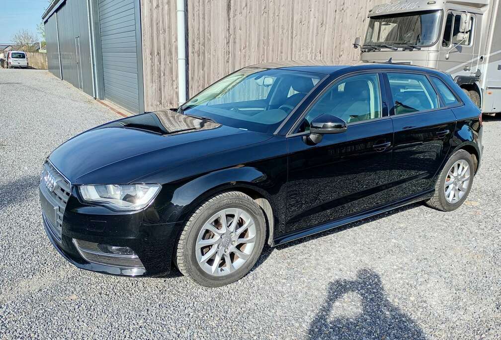 Audi Sportback 1.6 TDi ultra Attraction