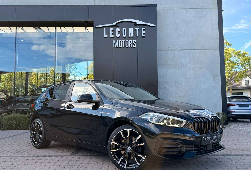 BMW 116iA Hatchback Full-LED/Navigatie/Carplay/PDC/...!!