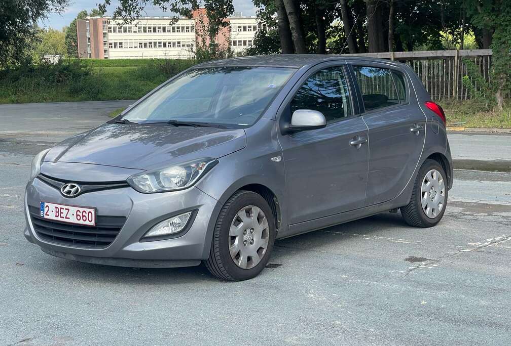 Hyundai 1.2i Lounge MY2011