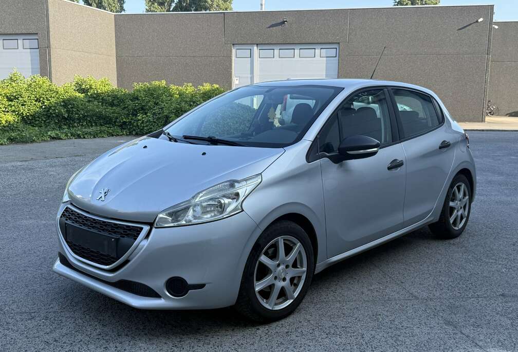 Peugeot 68 VTI Access gekeurd voor verkoop met carpas