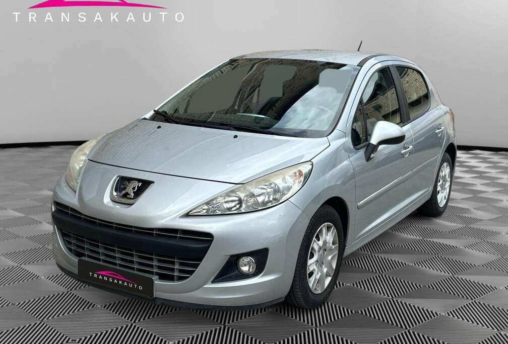 Peugeot 207 1.4i / Garantie / Kit main libre