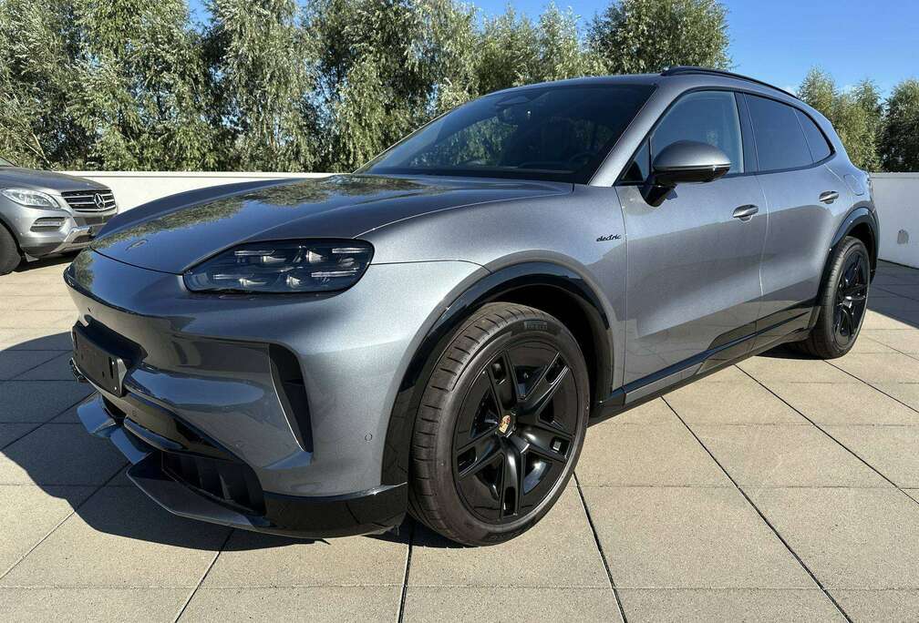 Porsche ELECTRIC Trekhaak Pano Dak 22\
