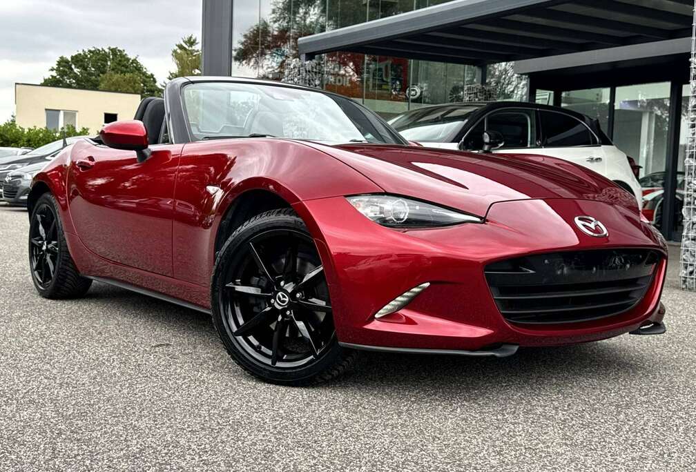 Mazda 2.0i Skyactiv-G Skycruise / BOSE / CARPLAY / ANDROID AUTO / LED / LEDER / 1 JAAR WAARBORG !!!