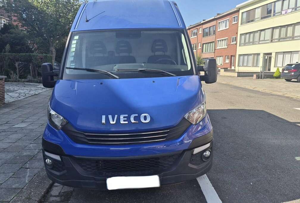 Iveco 2.3D– 12/2018–177.000 km– Grand Chasis