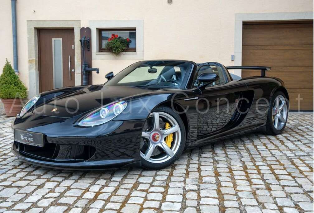 Porsche Basaltschwarzmetallic