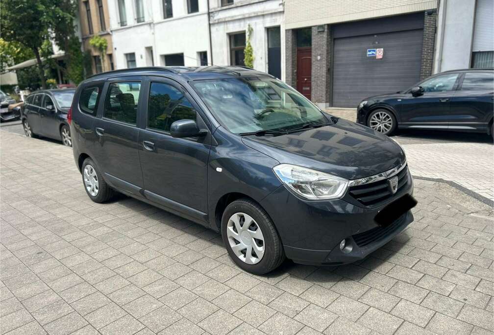 Dacia 1.6i met slechts 40.000km touchscherm Airco