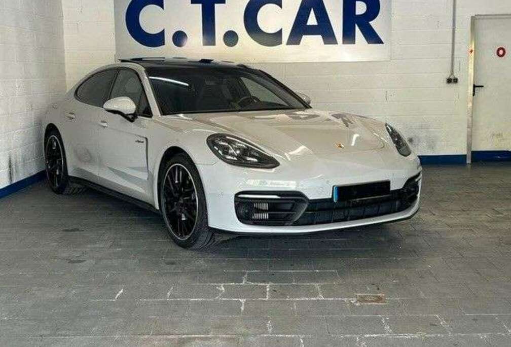 Porsche 4 E-Hybrid Platinum Edition