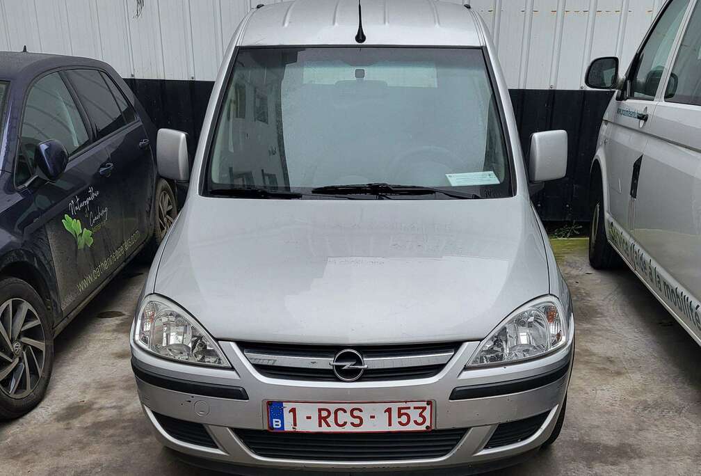 Opel Combo Tour 1.4i XEP Essentia (Hayon/Achterklep)