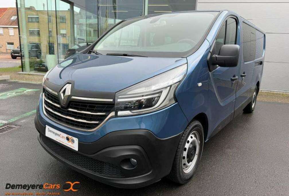 Renault III Grand Confort DUBBELE CABINE  6 PLAATSEN