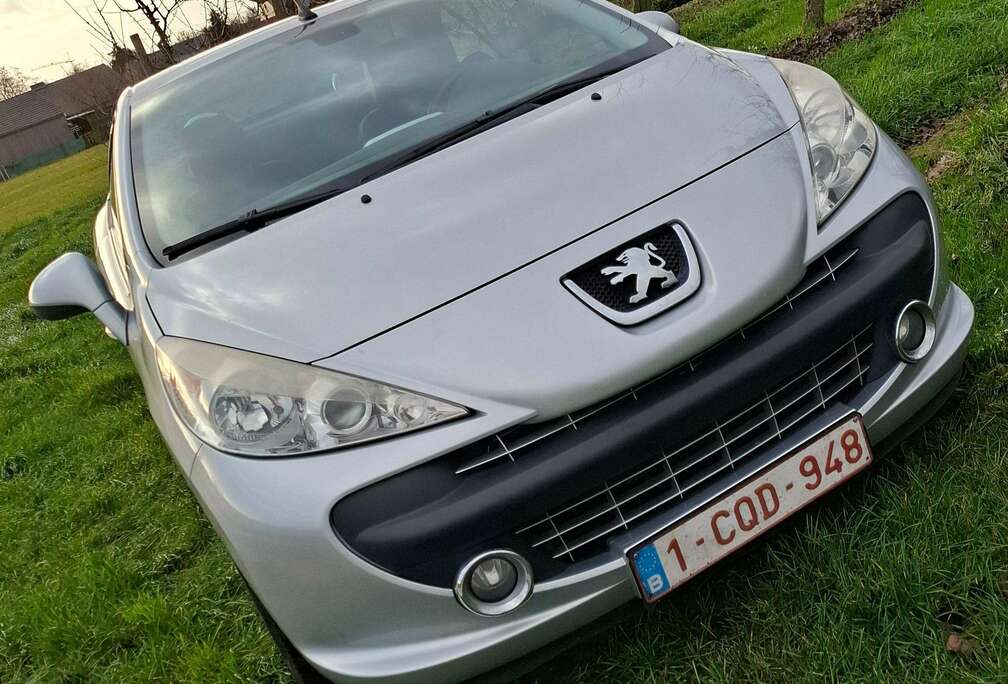 Peugeot 207 CC 120 VTi Sport