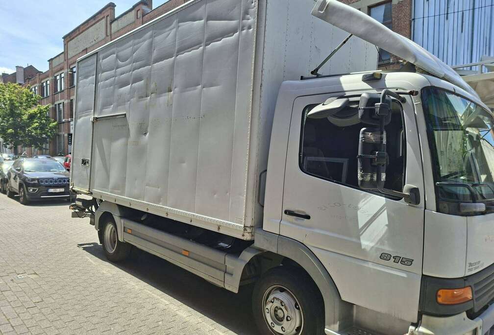 Mercedes-Benz Atego 815