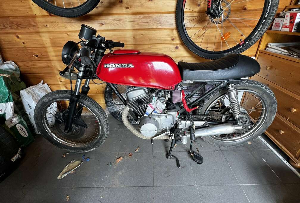 Honda 2 cylinder 4 takt
