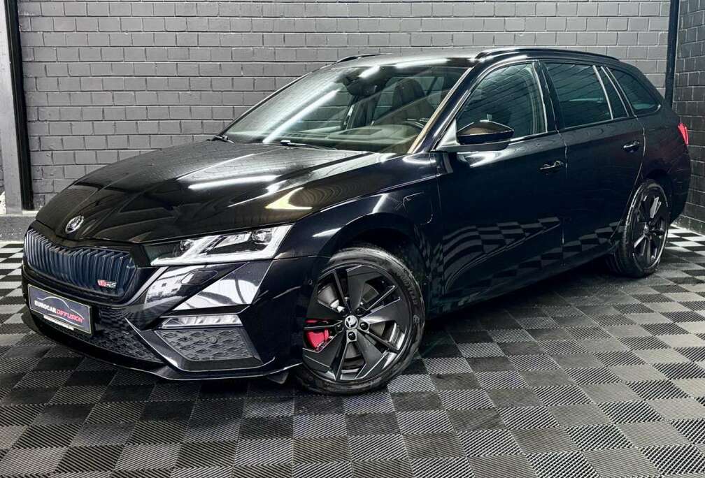 Skoda RS iV Combi PHEV 245 CV *MATRIX* *360°* HUD * CANT