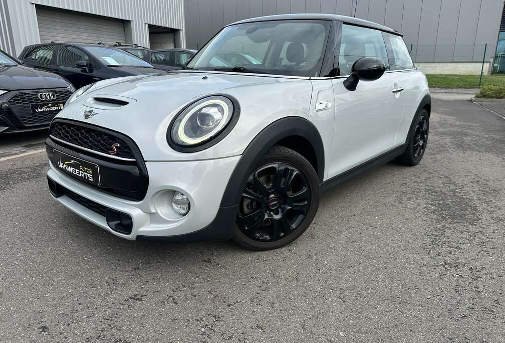 MINI , 2.0 benzine 163  pk.