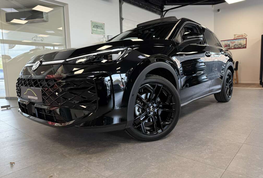 Volkswagen T-Roc 1.5 TSI R-Line DSG NEW * black pack * 0km