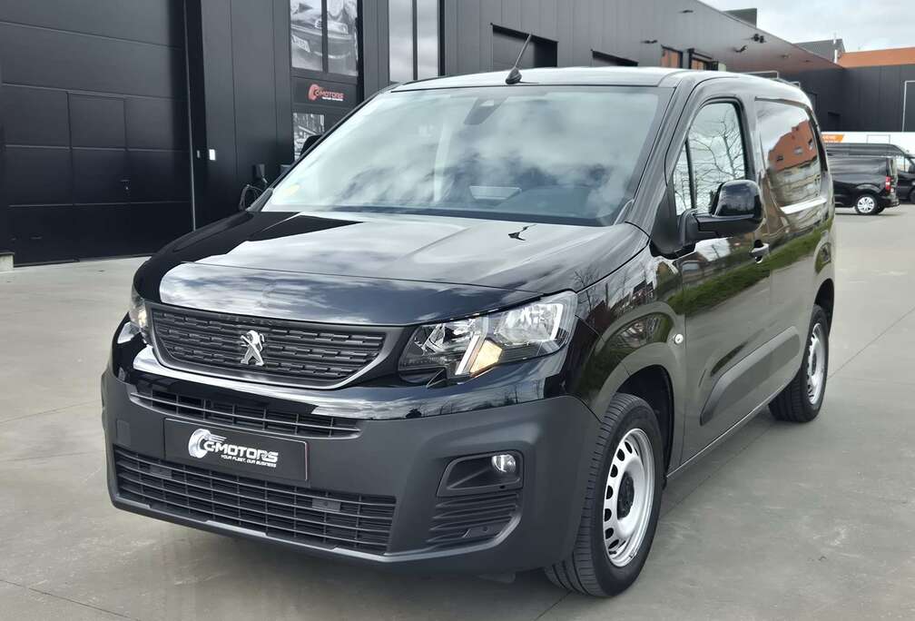 Peugeot 1.5 BlueHDi 100 MAN6 3pl /Camera/Carplay/GPS
