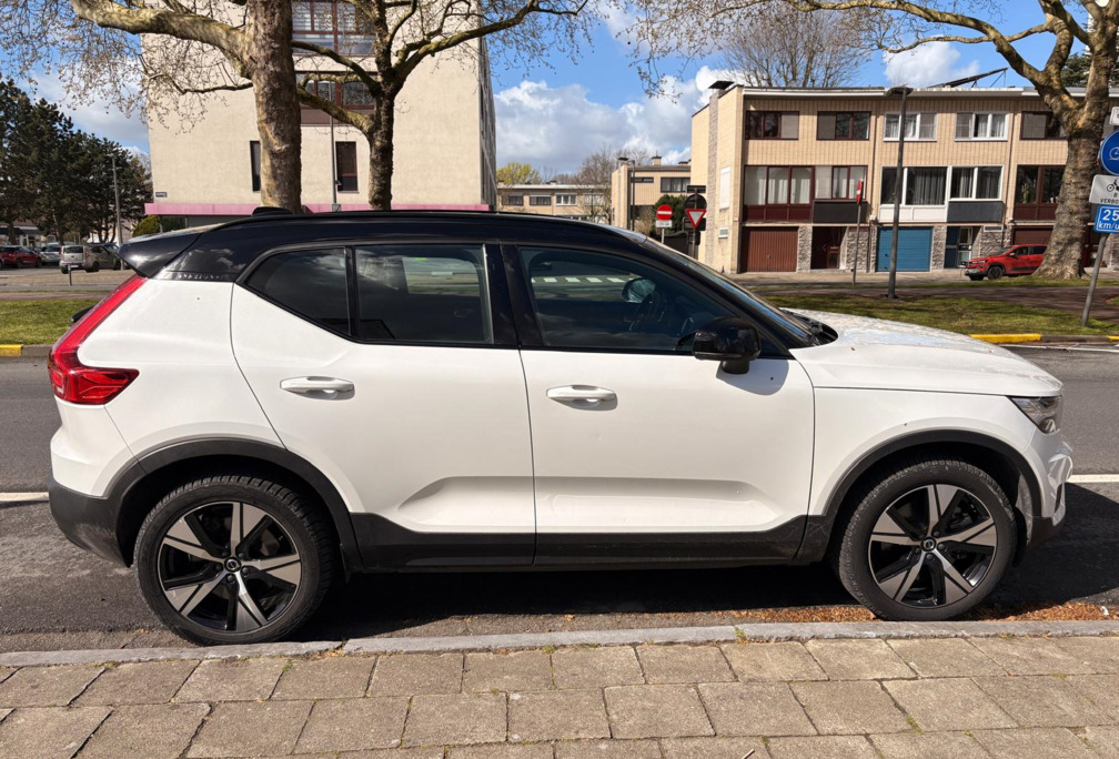 Volvo XC40 69 kWh AWD Recharge Twin Plus (300kW)