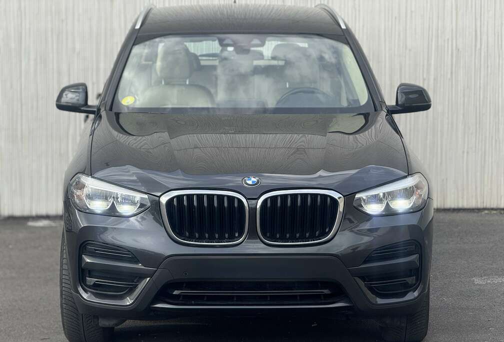 BMW sDrive18d//Caméra d\'aide au stationnement