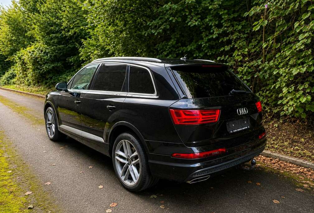 Audi Q7 3.0 TDi V6 ultra Quattro Tiptronic / Etat neuf / S Line