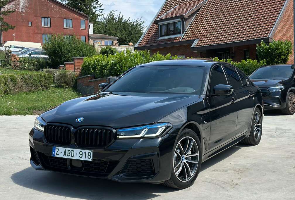 BMW 520e M *Black edition/Toit/ Full Options* Garantie