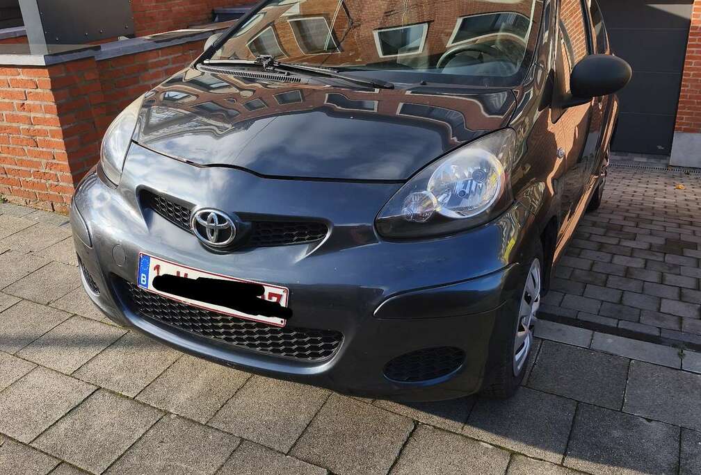 Toyota 1.0 2011 PRT  IMMATRICULÉ CAR PLAY