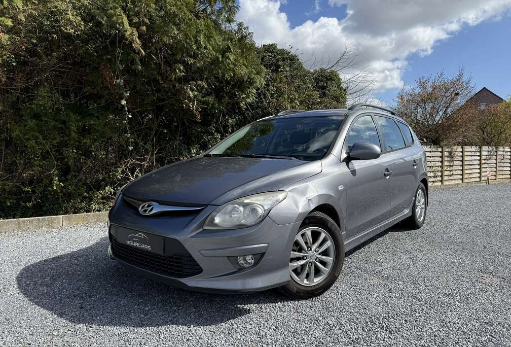 Hyundai SW 1.6 CRDi * BOITE AUTOMATIQUE * AIRCO * EURO 5