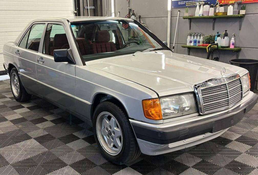 Mercedes-Benz Benzine AUTOMATIQUE bj. 1988 178000km Oldtimer