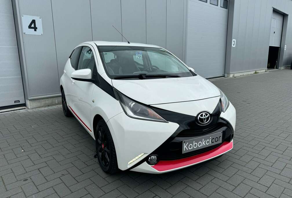 Toyota 1.0i VVT-i x-play -CLIM - CRUISE -CAMERA -GARANTIE