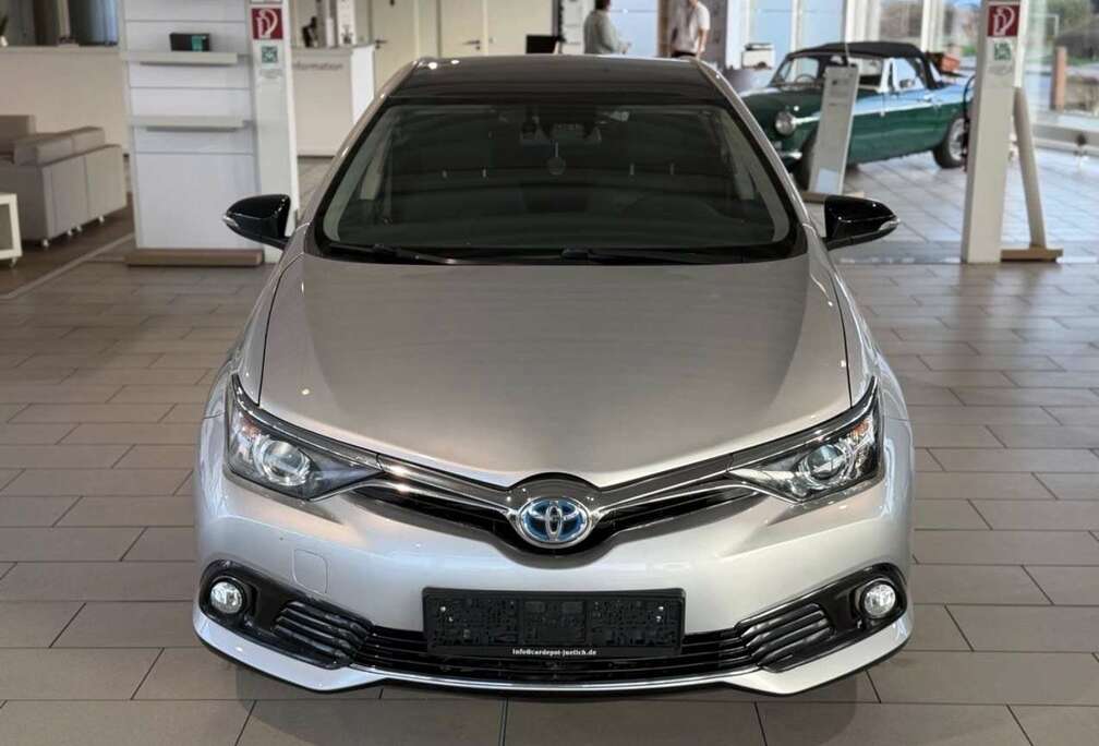 Toyota Toyota Auris HSD 2016 Design Edition 1.8l VVTi
